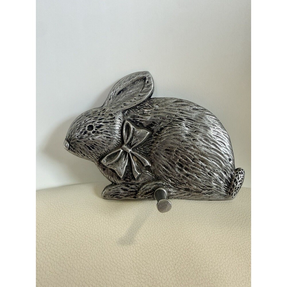 Vtg Bunny Pewter Wall Hook Rack Bow Rabbit Carson Statesmetal Silver